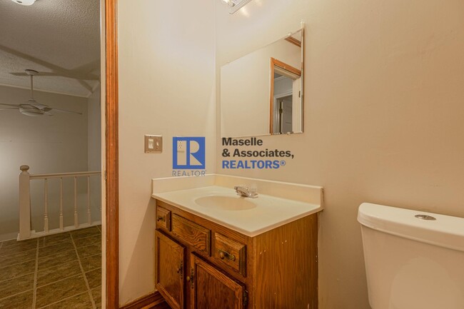 Building Photo - 3 Bed/2.5 Bath in Brookwood Subdivision