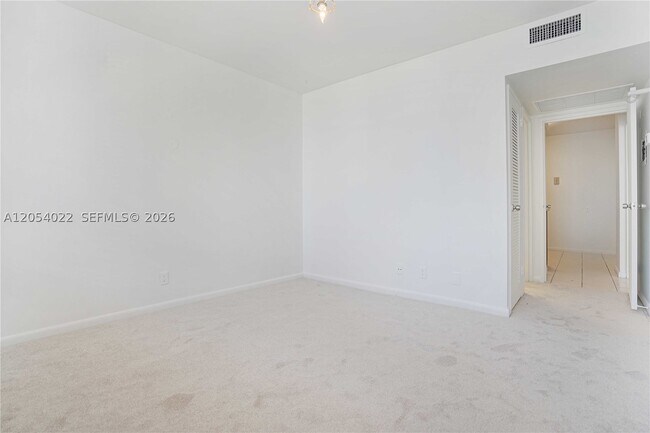 Building Photo - 5700 Collins Ave
