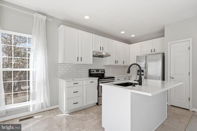 Building Photo - 14257 Hunters Run Way