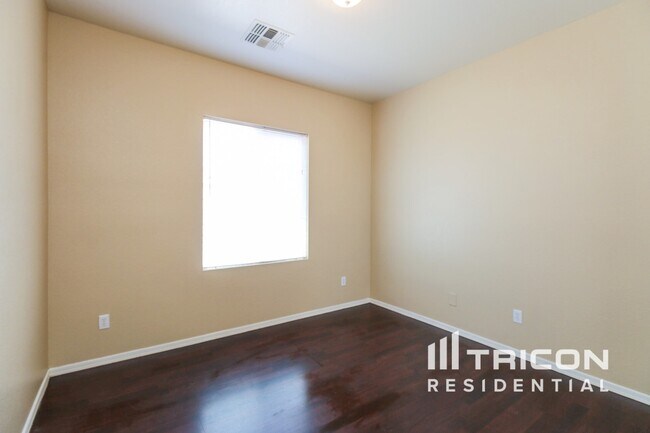Building Photo - 9210 W Milkweed Loop