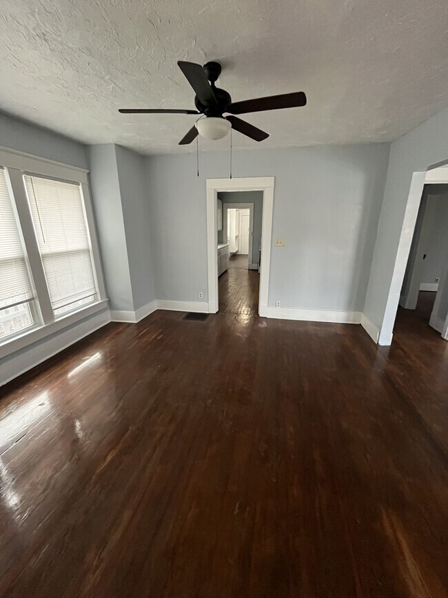 Building Photo - 735 W 3rd St