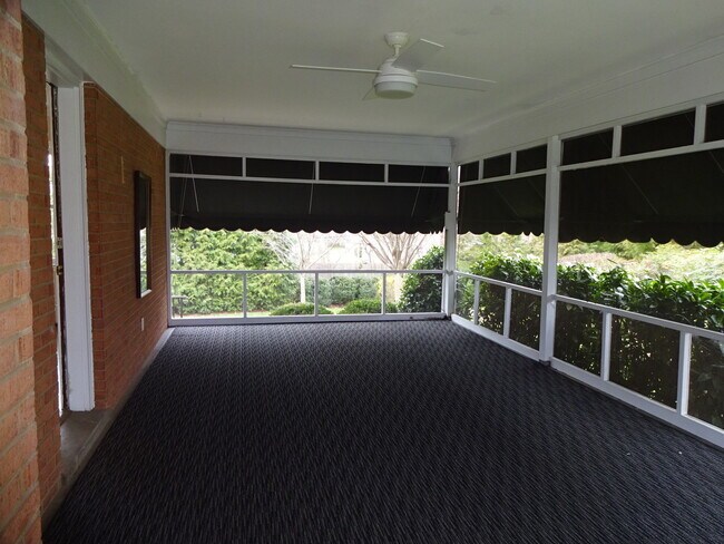 Building Photo - Wonderful Home in Prime Location!
