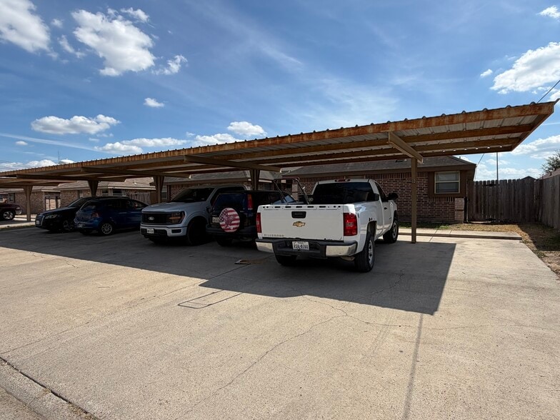 Parking Area - 302 W Amy Dr