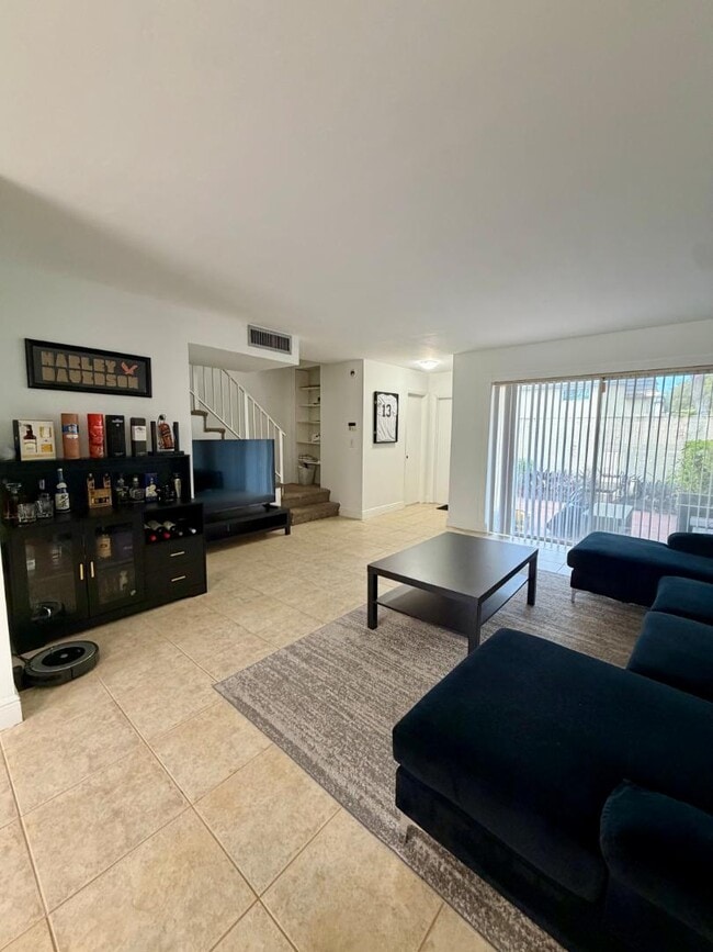 Building Photo - 8785 SW 137th Ave