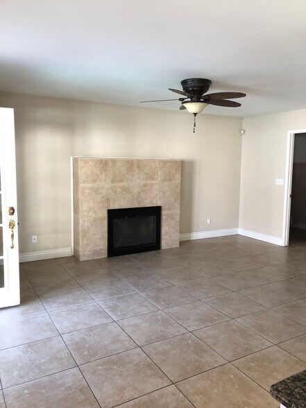 Family room - 3912 Gagos Dr