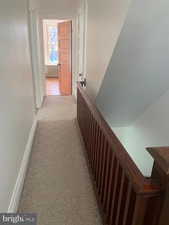 Building Photo - 305 W North St