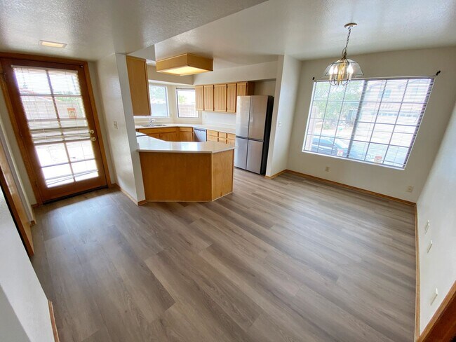 Building Photo - 11343 W Townley Ave