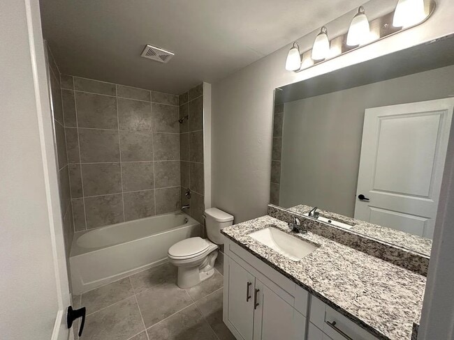 Building Photo - 2717 28th St SW