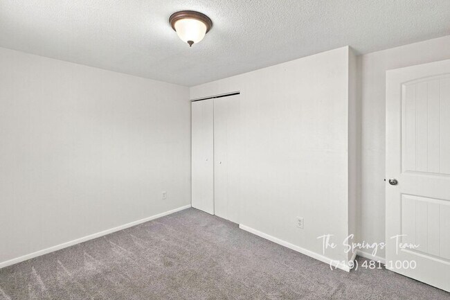 Building Photo - 1495 Prado Dr
