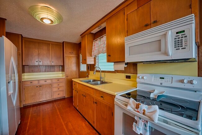 Building Photo - 64 Kaapuni Loop