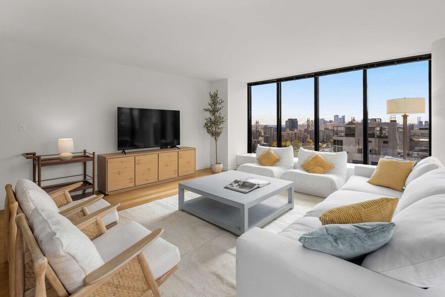 Building Photo - 525 E 72nd St