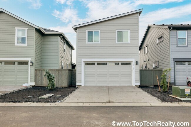 Building Photo - Gorgeous Modern New Construction 3BD · 2.5...