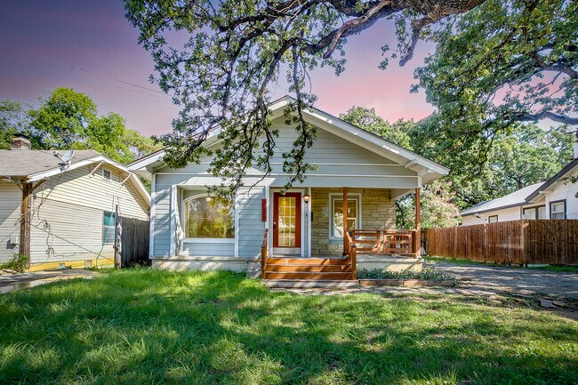 Primary Photo - 3211 Montague St