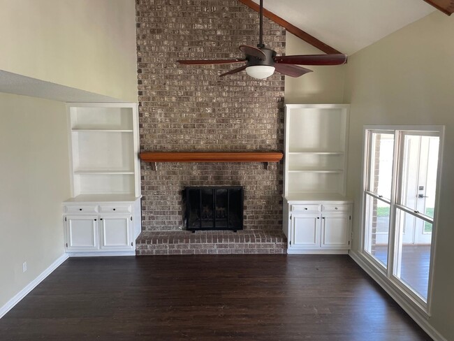 Building Photo - Archdale 4 bed / 2.5 bath