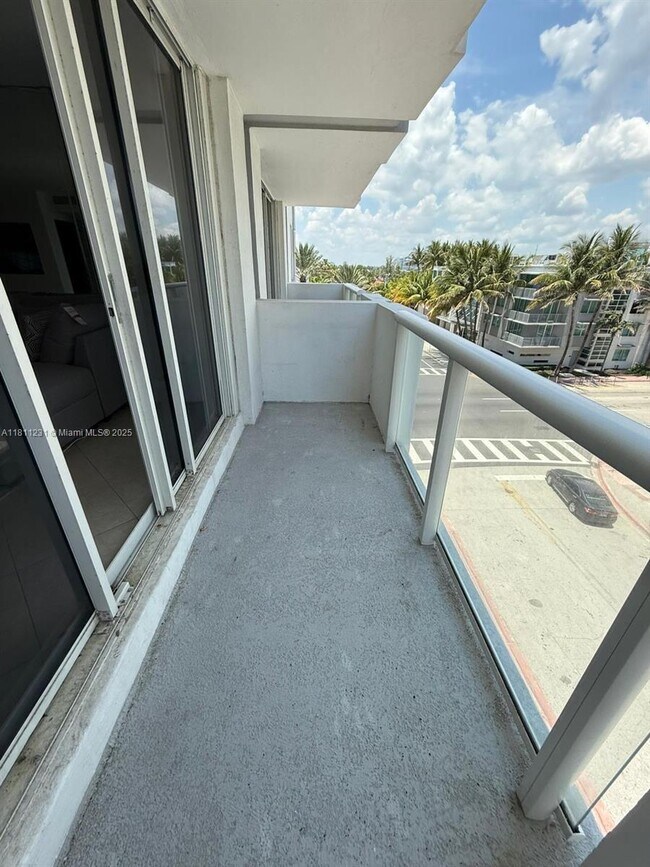 Building Photo - 9195 Collins Ave