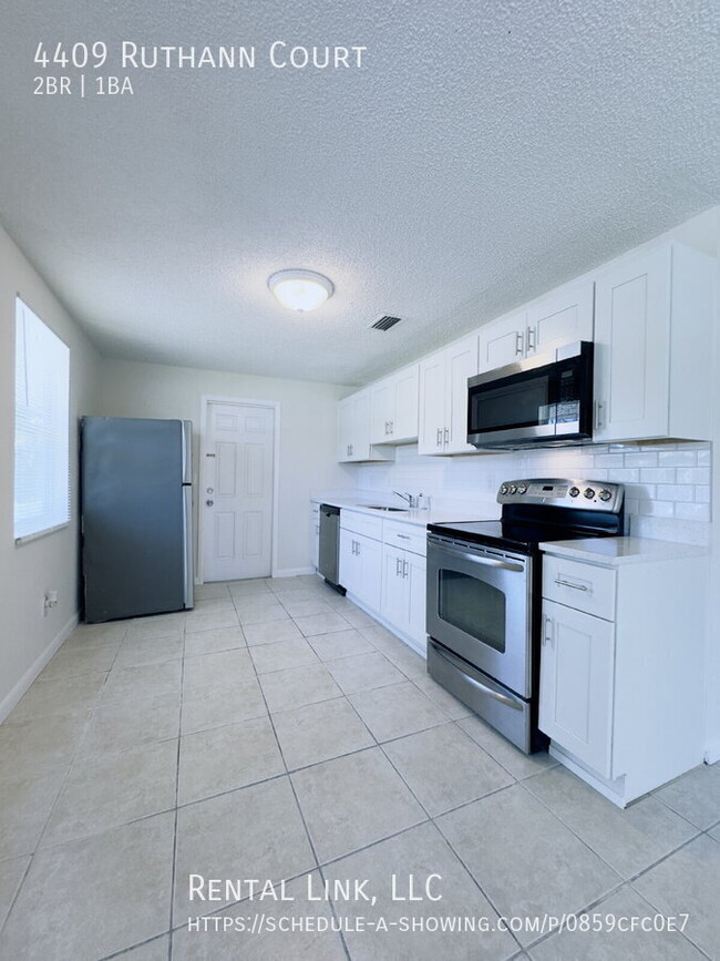 Building Photo - Recently renovated 2-bedroom duplex in Nor...