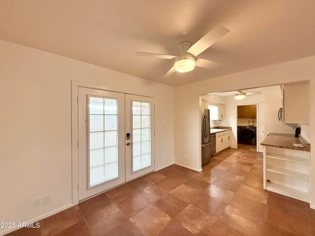 Building Photo - 4559 E Dragoon Ave