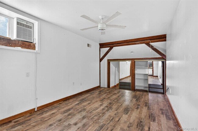 Building Photo - 79 Quaker Hill Rd