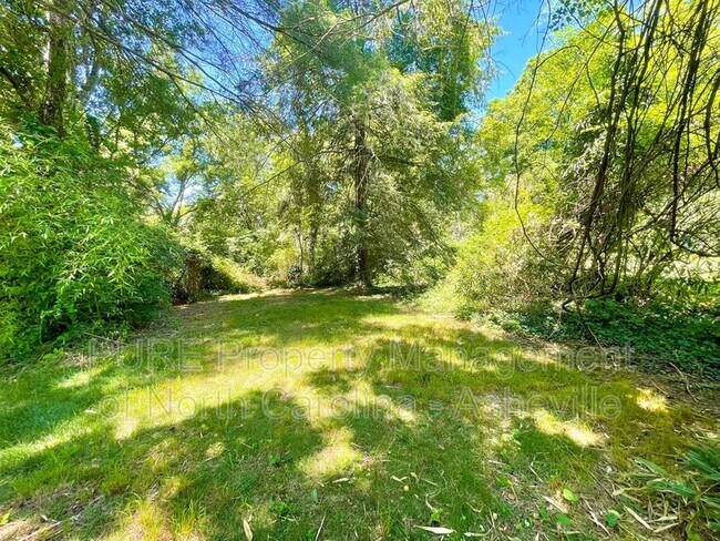 Building Photo - 109 Forest Hill Dr