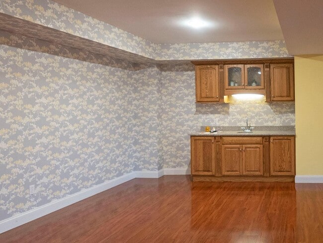 Building Photo - 35 Huyler Dr