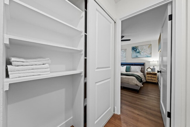 Building Photo - 1676 Raynell Way