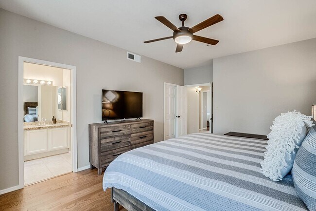 Building Photo - Resort Style Living - Furnished Three Bedr...