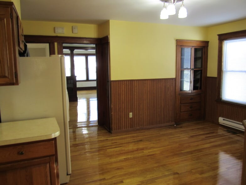 Building Photo - 216 Ingleside Ave