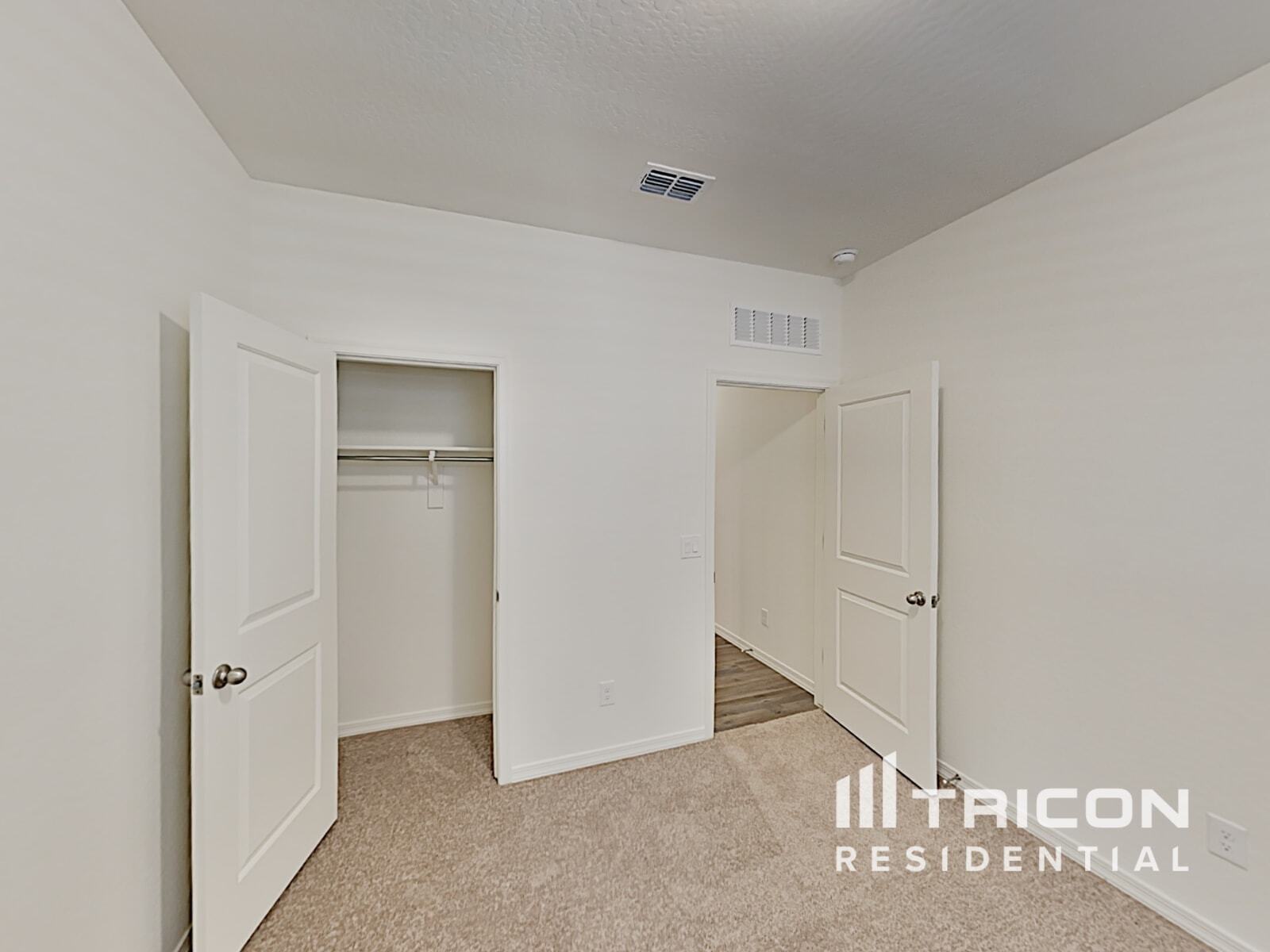 Building Photo - 4627 W Saddlebush Way