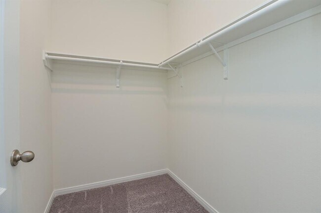 Building Photo - 27638 Mesabe Dr