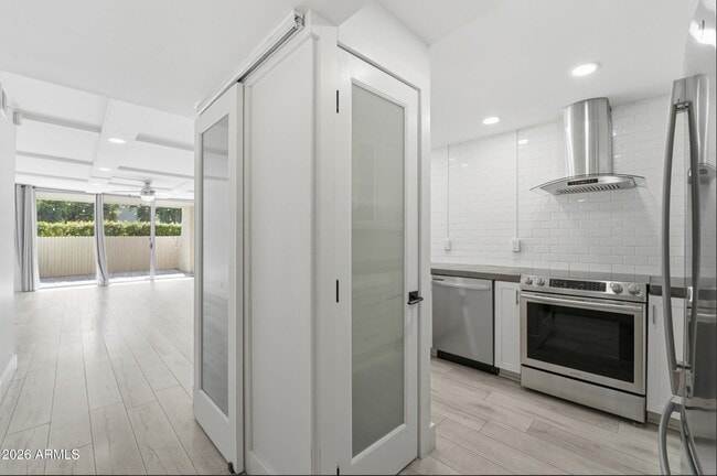 Building Photo - 7625 E Camelback Rd