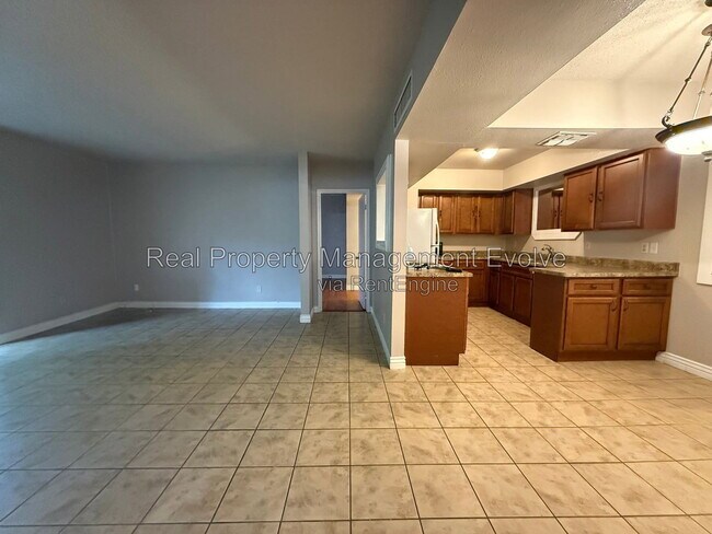 Building Photo - 4554 E Paradise Village Pkwy N