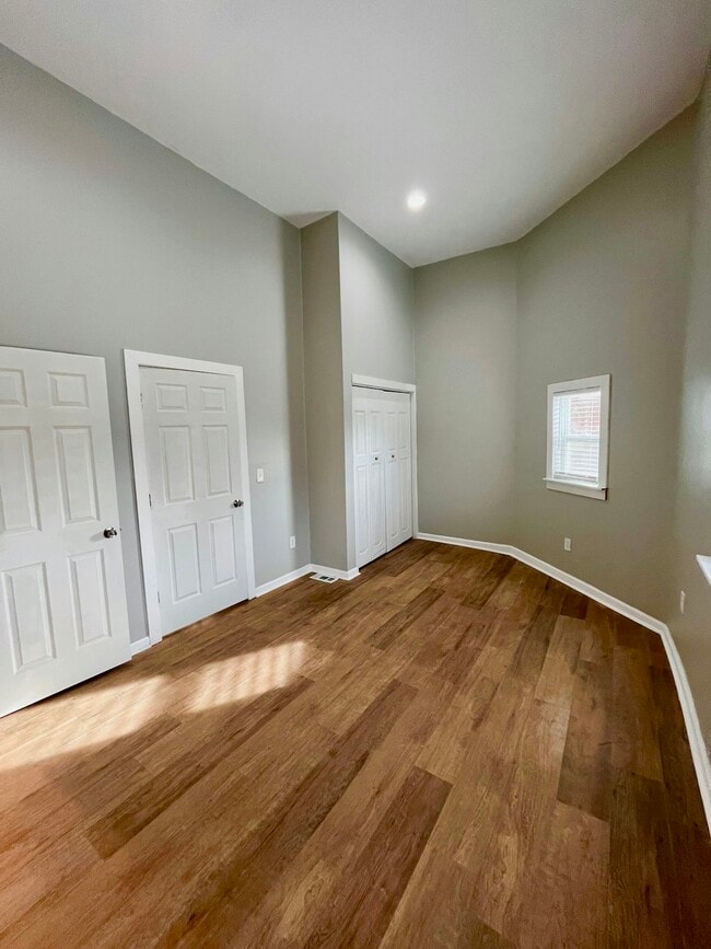 Building Photo - 1518 Howard St