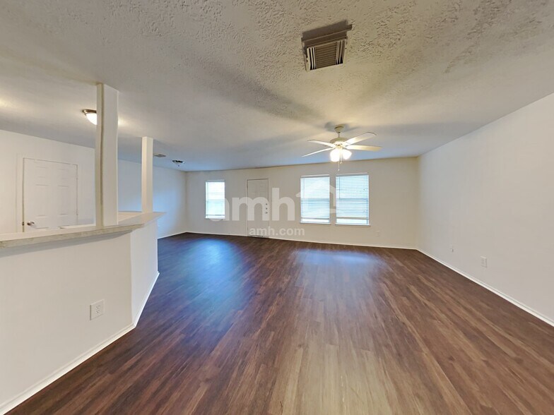 Building Photo - 21530 Daylily Hills Dr