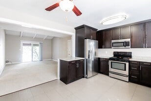 Building Photo - Montecito Villas