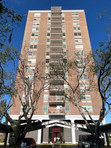Building Photo - 4015 Bayshore Blvd