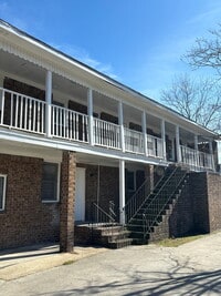 Building Photo - 1901 Gumwood Blvd