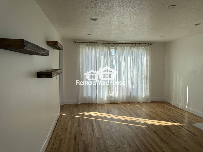 Building Photo - 3591 Kempner Rd S