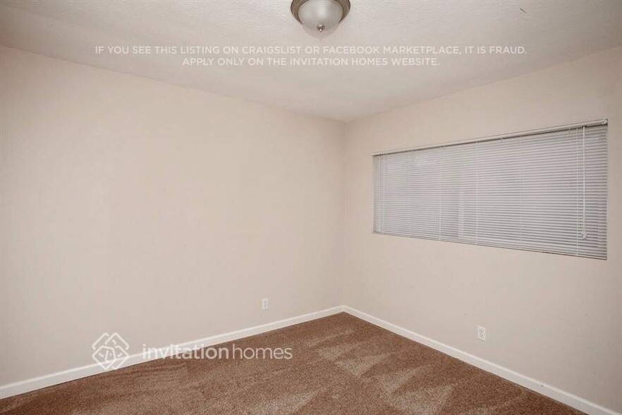 Building Photo - 13207 S Largo Ave