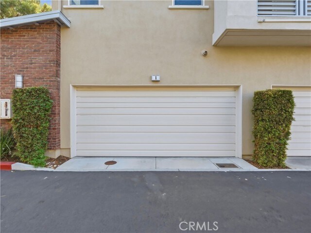 Building Photo - 1 Vantis Dr