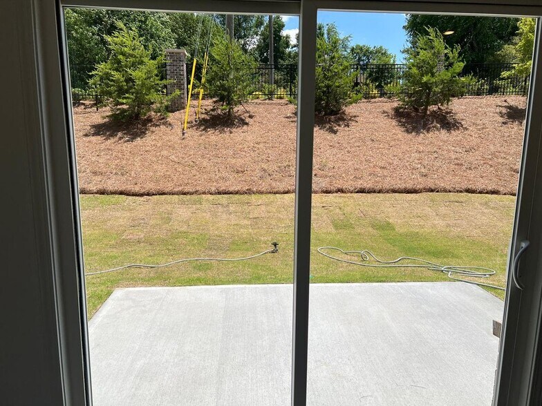 Building Photo - 2423 Livi Ln