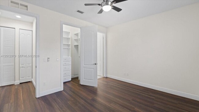 Building Photo - 8610 Lakeside Bnd