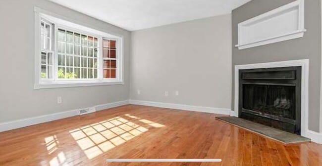 Building Photo - 92 Prescott Dr