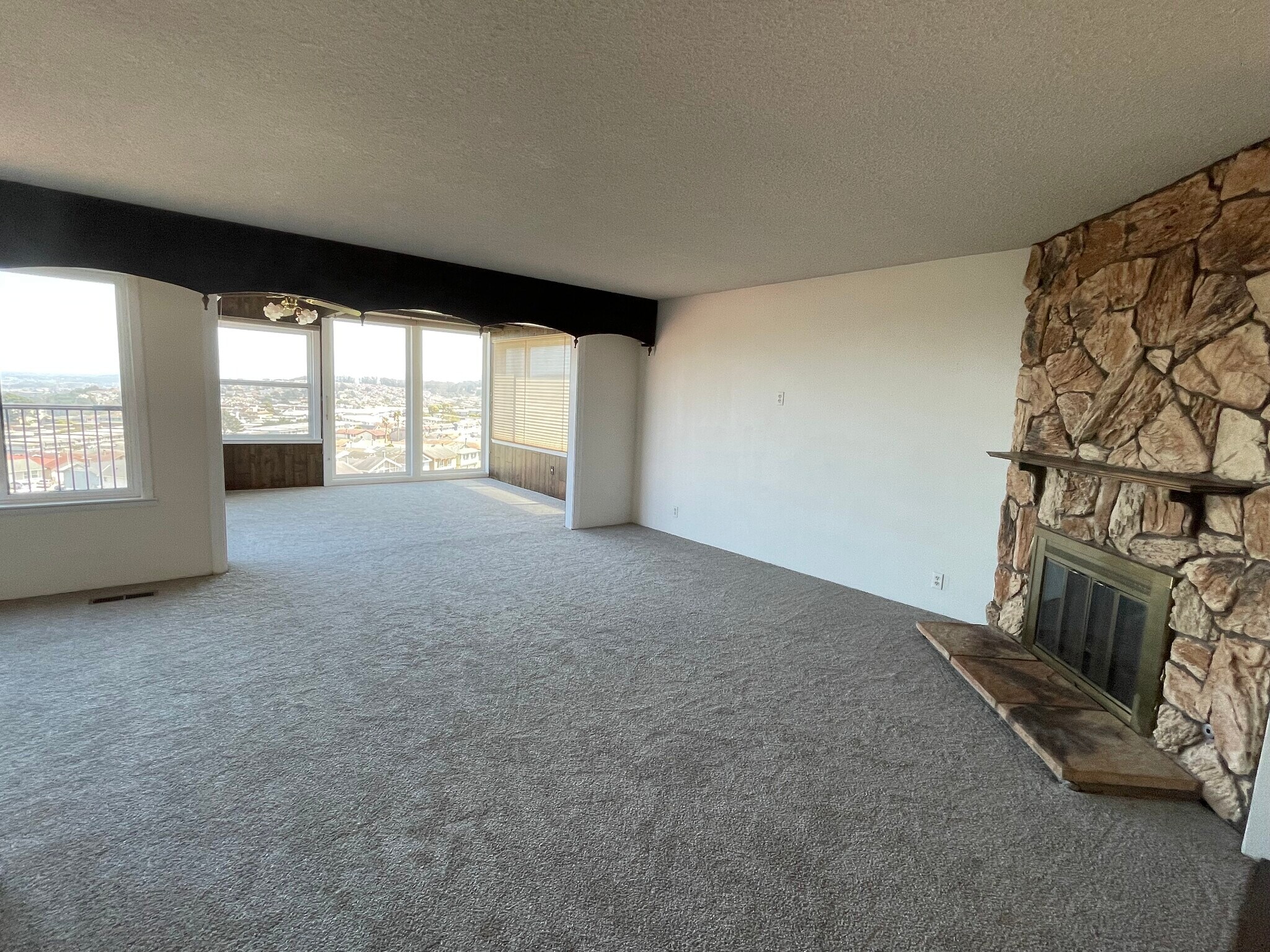 Building Photo - 515 Verducci Dr