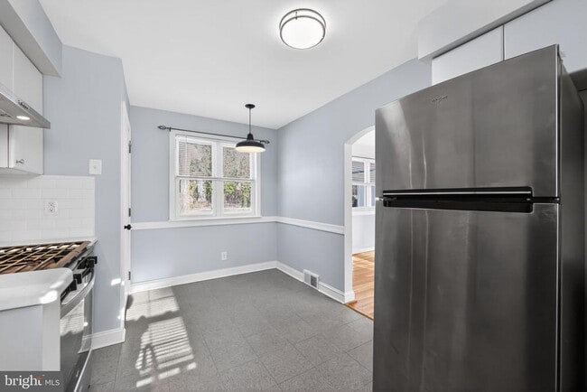 Building Photo - 109 W Park Blvd