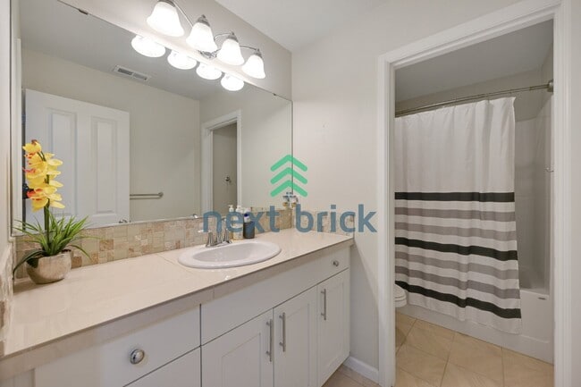 Building Photo - "Spacious 5-Bedroom Retreat with 3 Full Baths in Snohomish – 3,350 Sq Ft of Comfortable Living!"