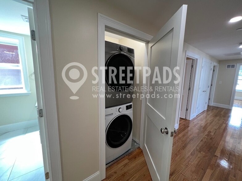 Building Photo - 201 Harvard Ave