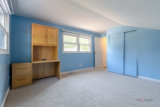 Building Photo - 697 Hickory Dr