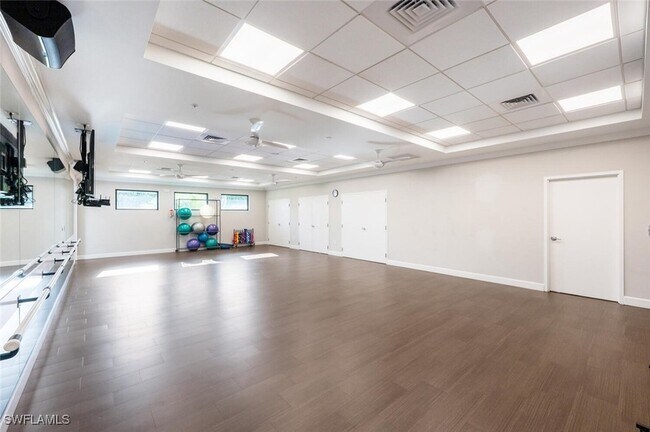 Building Photo - 5980 Amherst Dr