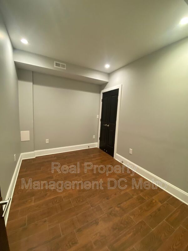 Building Photo - 715 Florida Ave NE