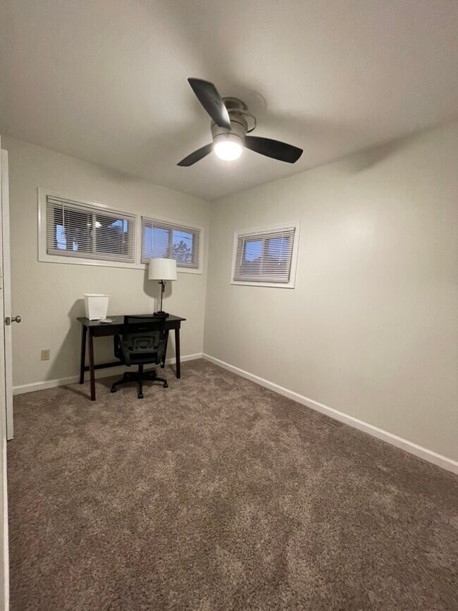 Building Photo - 1535 Kaiser Ave